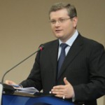 Александр Вилкул презентовал уникальную книгу-фотолетопись, посвященную 70-летию битвы за Днепр