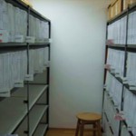 Шановні працівники архівних установ!