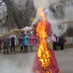 Добрым традициям жить.
