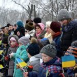 У Павлограді відбувся патріотичний флешмоб «Міст єдності».