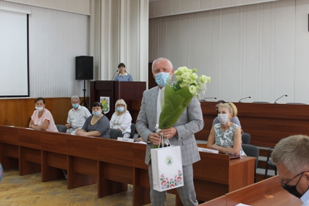 Міський голова вручив заслужені нагороди павлоградським медикам