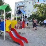 На вулиці Гагаріна з’явився новий дитячий майданчик