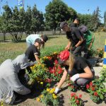 Школярі продовжують працювати