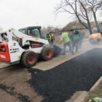 Відновлена зруйнована частина  дорожнього покриття