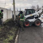 Комунальники виконали очистку дорожнього покриття